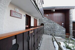 Property grounds - Wifi, 150m from ski slopes, Ground floor, tv, ski locker, 18m², Montchavin La Plagne (Bellentre)