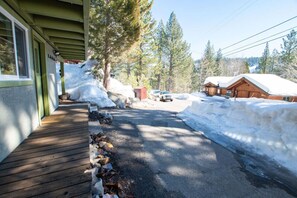 Property grounds - Welcoming Studio Walk to Palisades Resort & Lifts (Olympic Valley)
