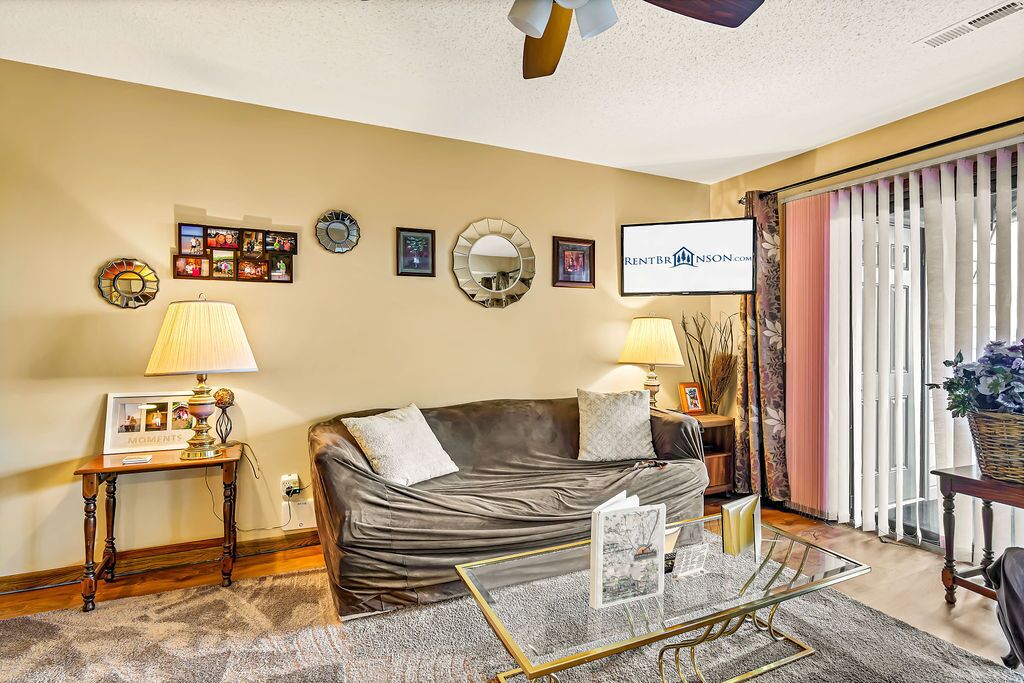 Boat Slip Included - Close to Silver Dollar City - Lake Views!