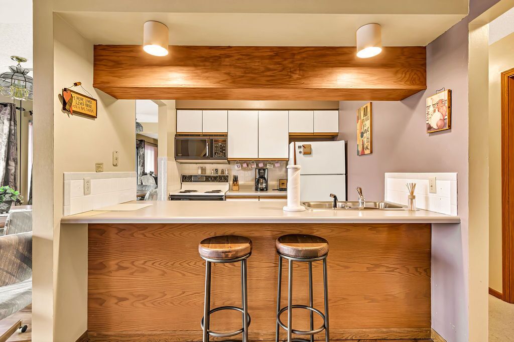 Boat Slip Included - Close to Silver Dollar City - Lake Views!