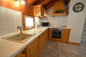 Réfrigérateur, micro-ondes, four, lave-vaisselle