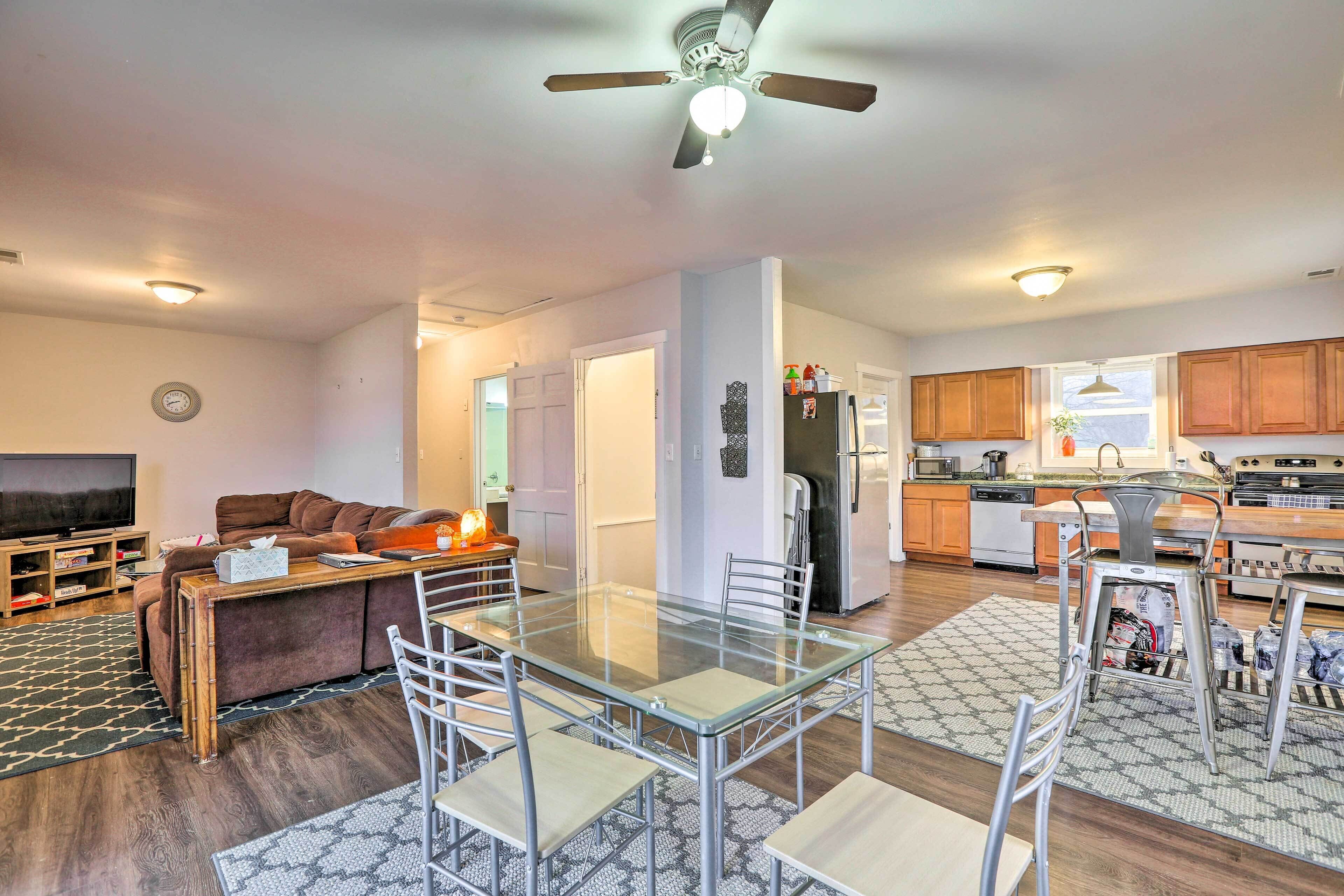 Cozy New Richmond Getaway on the Ohio River!