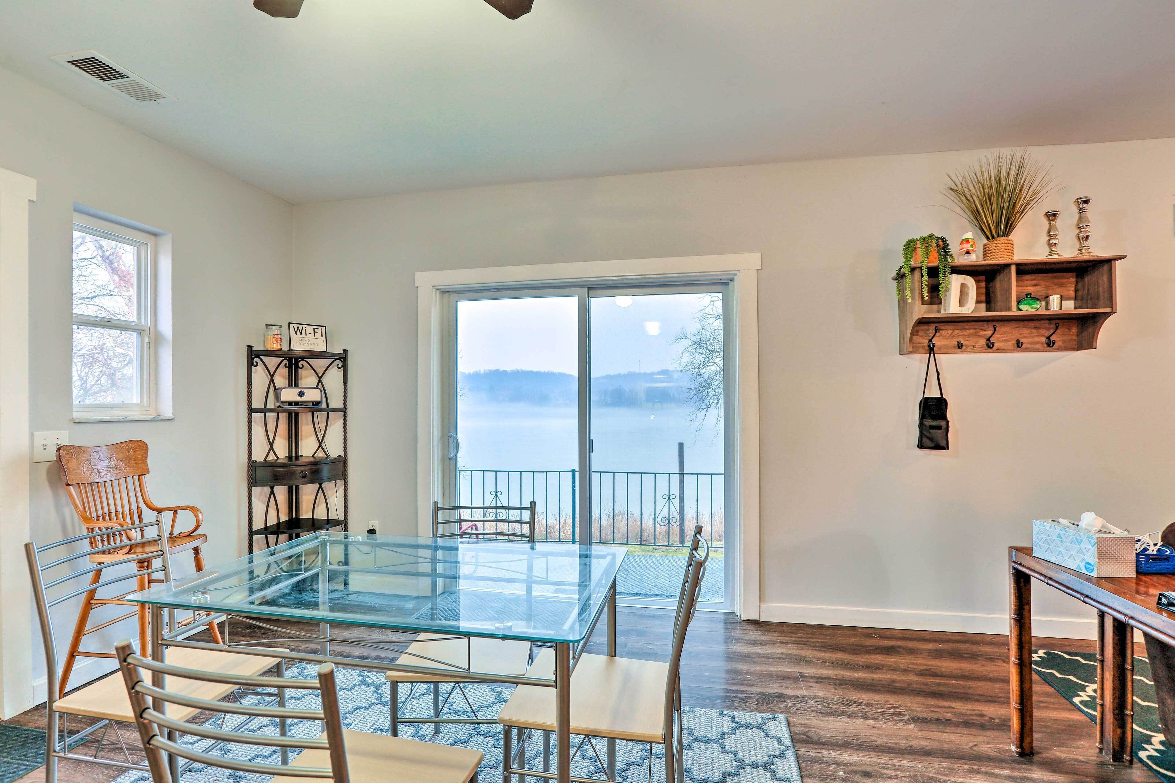 Cozy New Richmond Getaway on the Ohio River!