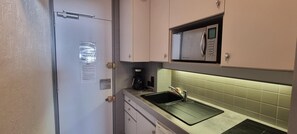 Fridge, microwave