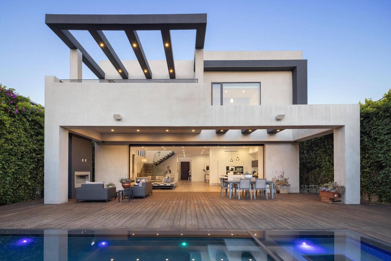 Villa California - Modern Villa in Prime WeHo with Indoor-Outdoor Living