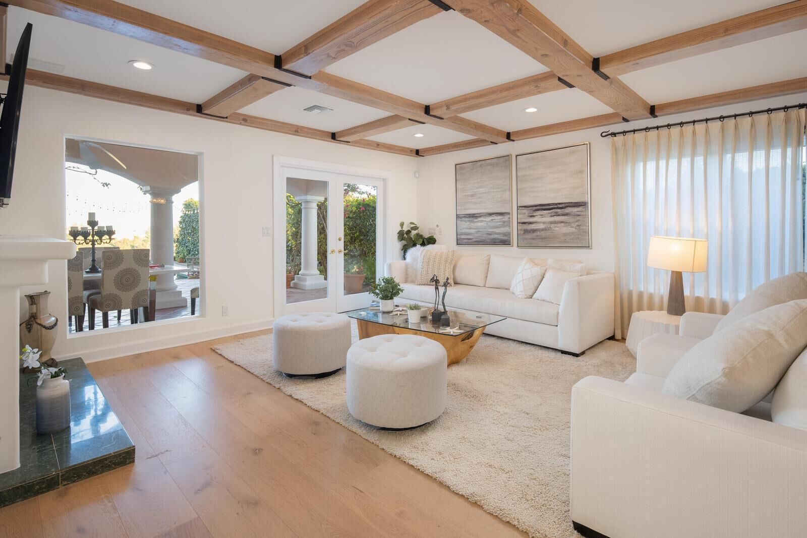 Stradella - 3 Bedroom Contemporary Mediterranean Resort-Style Yard in Bel Air