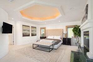 3 habitaciones, tabla de planchar con plancha, internet y ropa de cama 
