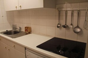 Refrigerador, microondas, horno y lavavajillas 