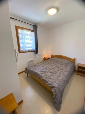 2 bedrooms, WiFi - 200m from resort center, 5th floor, balcony, tv, ski locker, 48m², Superdévoluy (Le Dévoluy)