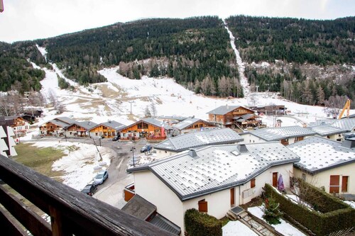 130m from ski slopes, 4th floor, balcony, parking, tv, ski locker, 32m², La Norma