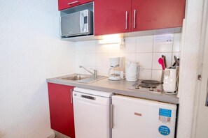 Køleskab, mikrobølgeovn, ovn, opvaskemaskine