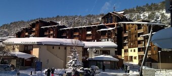 30m du centre station, 5ème étage, balcon, parking, télévision, casier à ski, 35m², La Norma