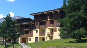 Exterior - 240m from resort center, 1st floor, balcony, parking, tv, ski locker, 35m², La Norma (La Norma)