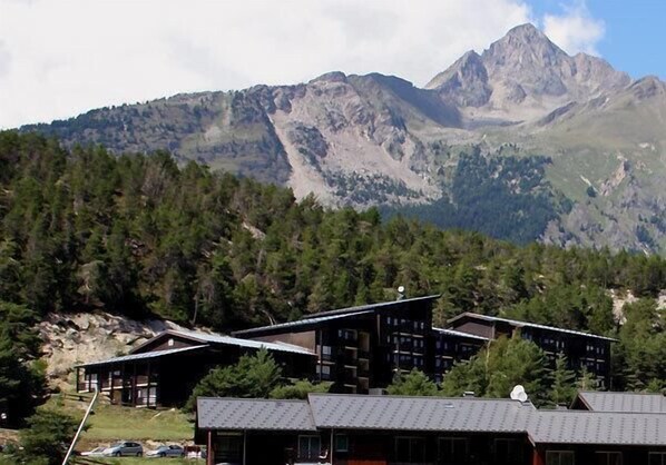 Exterior - 250m from ski slopes, 4th floor, balcony, tv, ski locker, 23m², La Norma (La Norma)