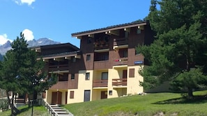 Esterni