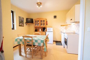 Kühlschrank, Mikrowelle, Geschirrspüler