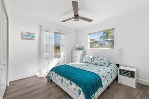 4 bedrooms, iron/ironing board, travel cot, free WiFi - Sunny House with heated pool, 12min drive to Engelwood Beach, Port Charlotte FL (Port Charlotte)