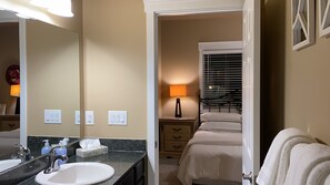 3 bedrooms, desk, iron/ironing board, travel cot