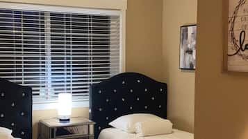 3 bedrooms, desk, iron/ironing board, travel crib