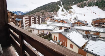 130m from ski slopes, 4th floor, balcony, parking, tv, ski locker, 35m², La Norma