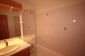 Bathtub