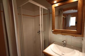 Bathtub
