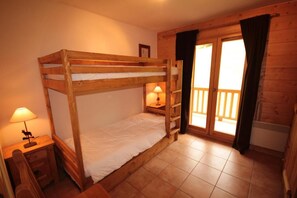 2 bedrooms