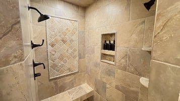 Combinazione doccia/vasca, vasca idromassaggio, asciugacapelli, bidet