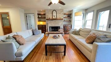 Smart TV, videojuegos y libros