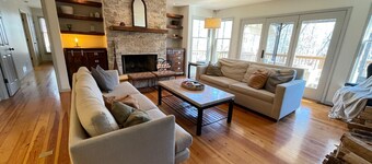 ATL Getaway cabin with riverfront views and hottub