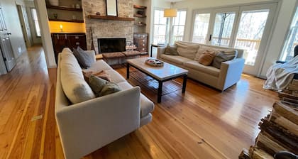 ATL Getaway cabin with riverfront views and hottub