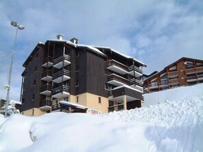 Exterior - 250m from ski slopes, 1st floor, view mountain, balcony, tv, ski locker, 28m², Les Saisies (Les Saisies)