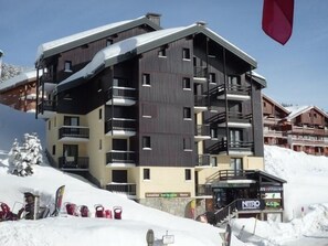 Exterior - 250m from ski slopes, 1st floor, view mountain, balcony, tv, ski locker, 28m², Les Saisies (Les Saisies)