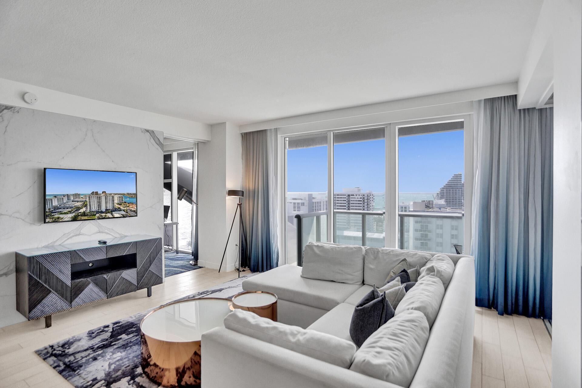 Luxury 2BR 2BA Suite w Pool/Gym in W Residences