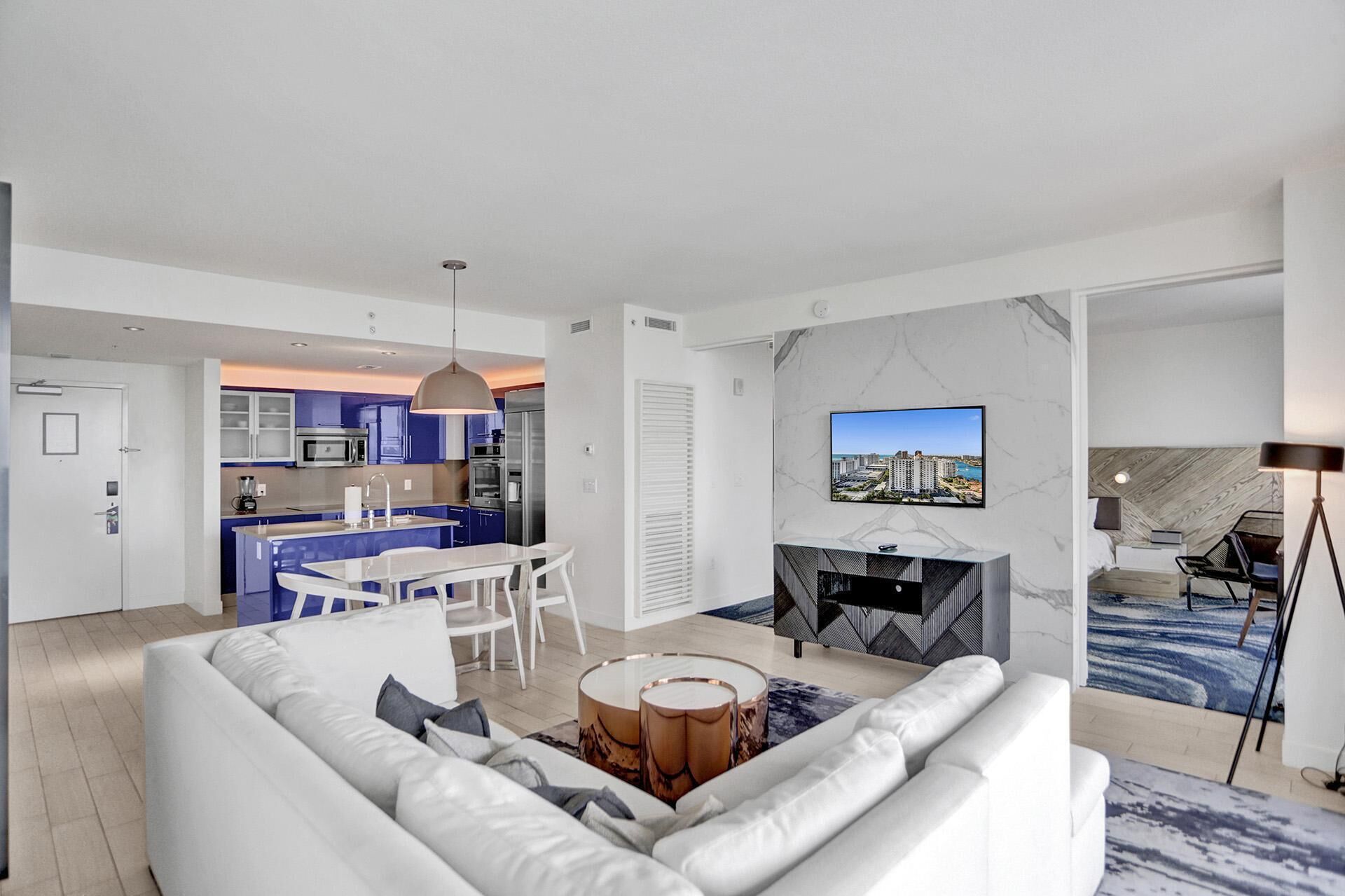 Luxury 2BR 2BA Suite w Pool/Gym in W Residences