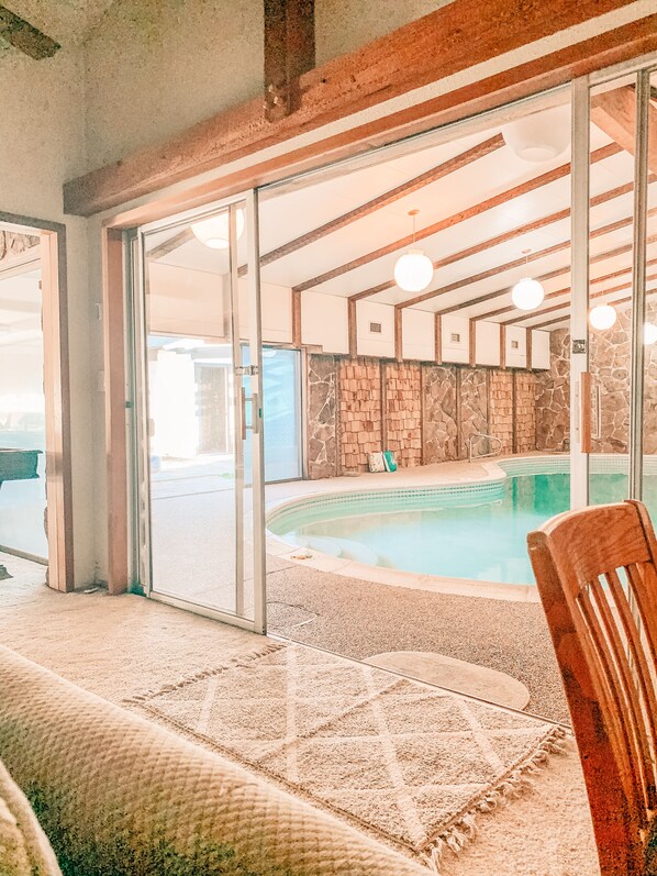 Piscina coperta, una piscina riscaldata
