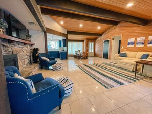 Smart TV, fireplace, DVD player, video library