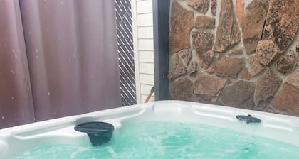 Family friendly home w/private indoor pool and outdoor hot tub!