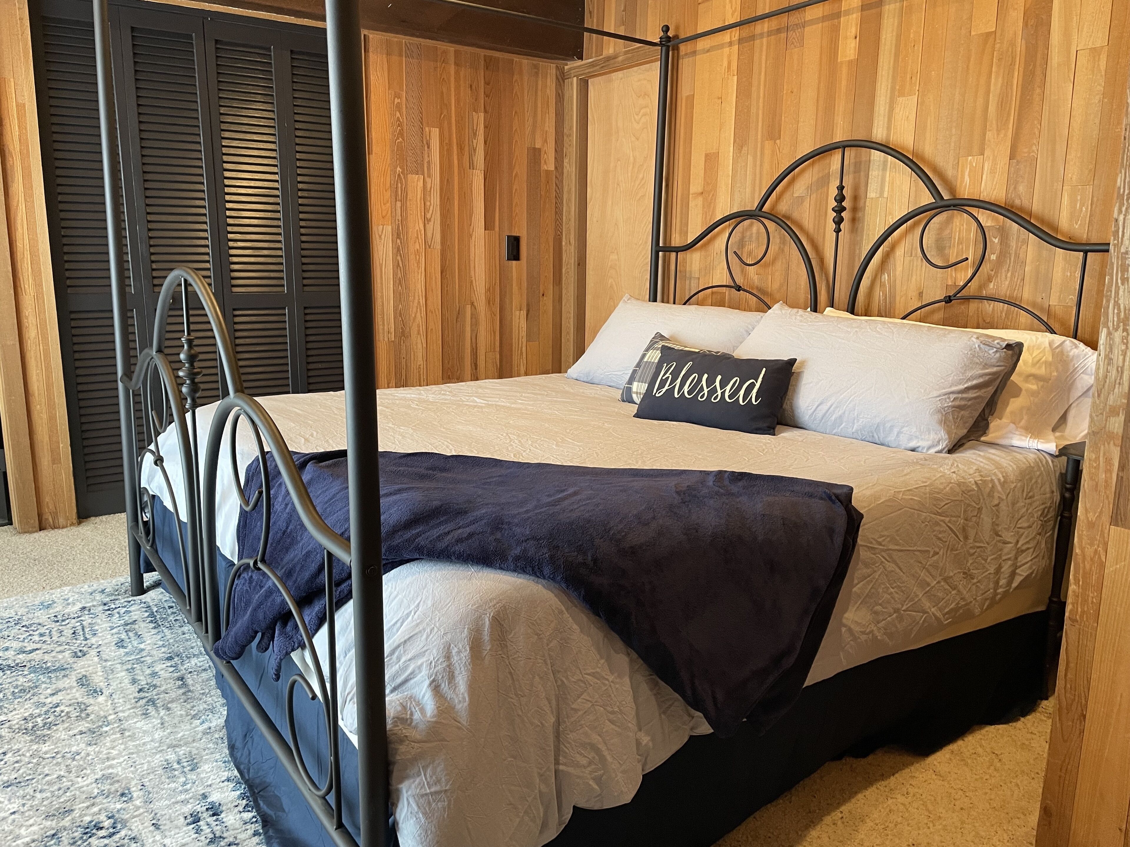 Family friendly home w/private indoor pool and outdoor hot tub!