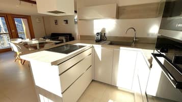 Réfrigérateur, micro-ondes, four, lave-vaisselle