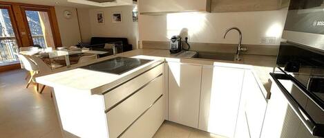 Frigorifero, microonde, forno, lavastoviglie