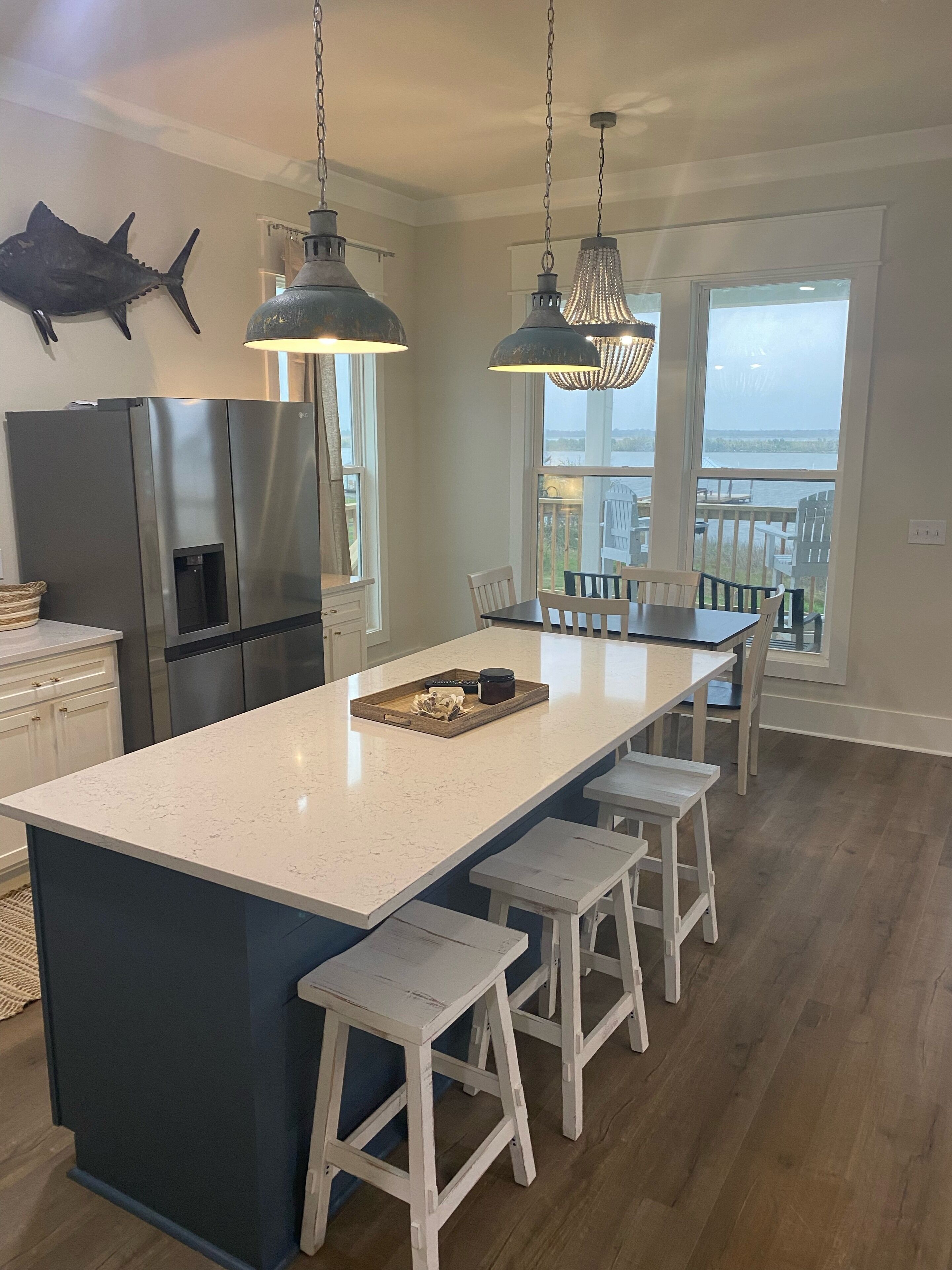 Hackberry Getaway . 4 bedrooms, 2 baths, Sleeps 10, On The Water. NEW CONST. 