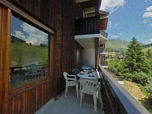 Outdoor dining - 1st floor, balcony, parking, tv, ski locker, 69m², Le Grand Bornand (Le Grand-Bornand)