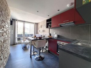 Fridge, microwave, oven, dishwasher - 5th floor, balcony, tv, 27m², Les Menuires (Les Menuires)