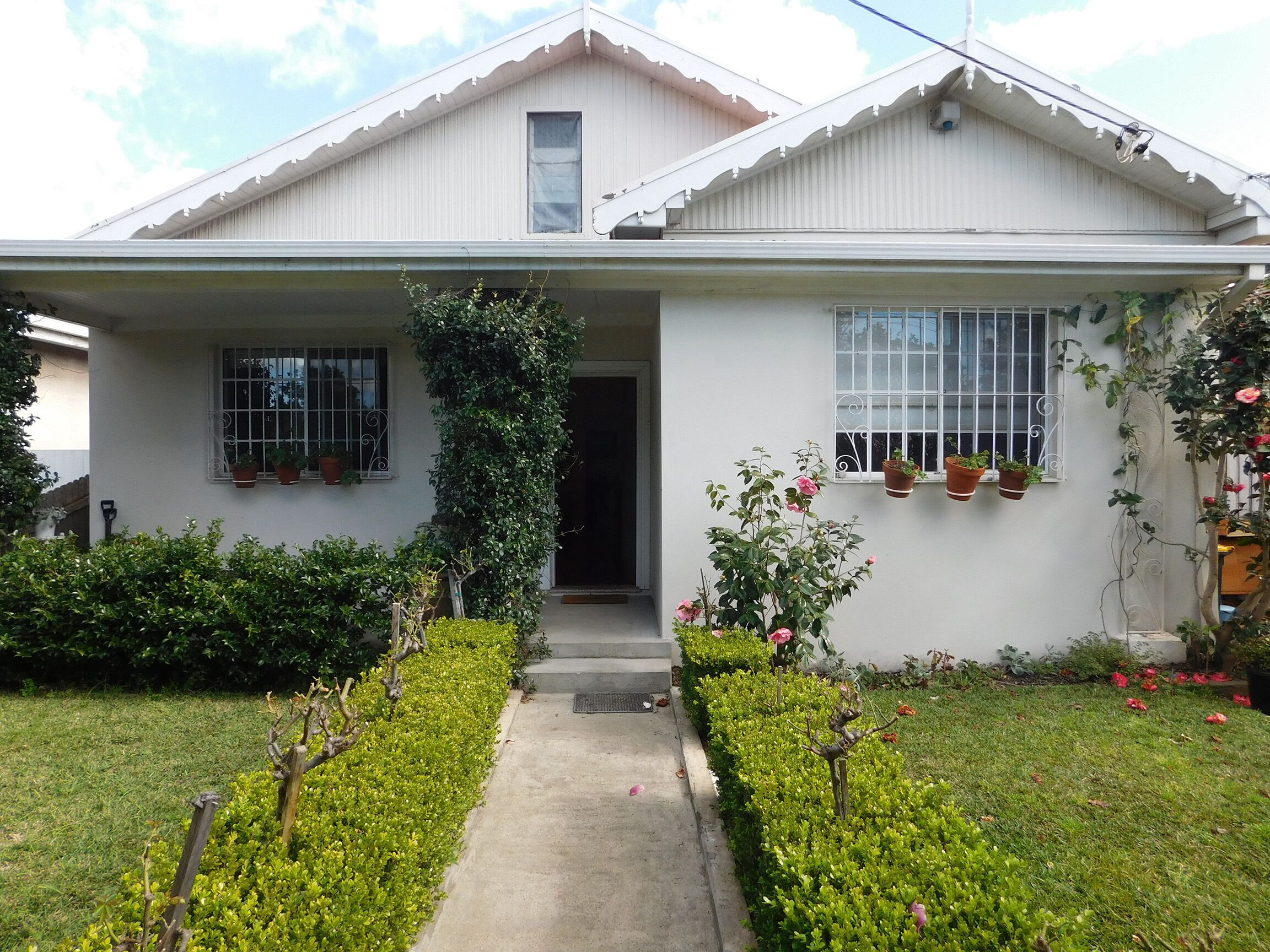 Huge Family Home on City's Fringe with Parking + Air Conditioning