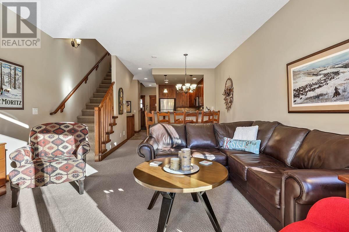 Spacious 3 level townhouse with private garage, sleeps 8