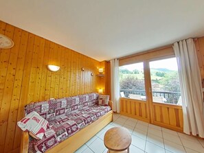 TV - Floor -1, view mountain, balcony, tv, 31m², Le Grand Bornand (Le Grand-Bornand)