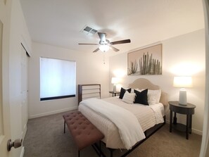 3 Schlafzimmer, Schreibtisch, Bügeleisen/Bügelbrett, kostenloses WLAN