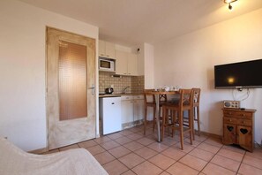 Interior - 300m from shops, 3rd floor, balcony, tv, 25m², Serre Chevalier (Briançon)