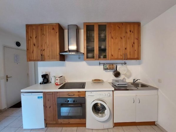 Kühlschrank, Mikrowelle